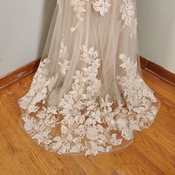 MONTAGE by Mon Cheri Lace Trumpet Nude Gown, Size 12 - Picture 14 of 16